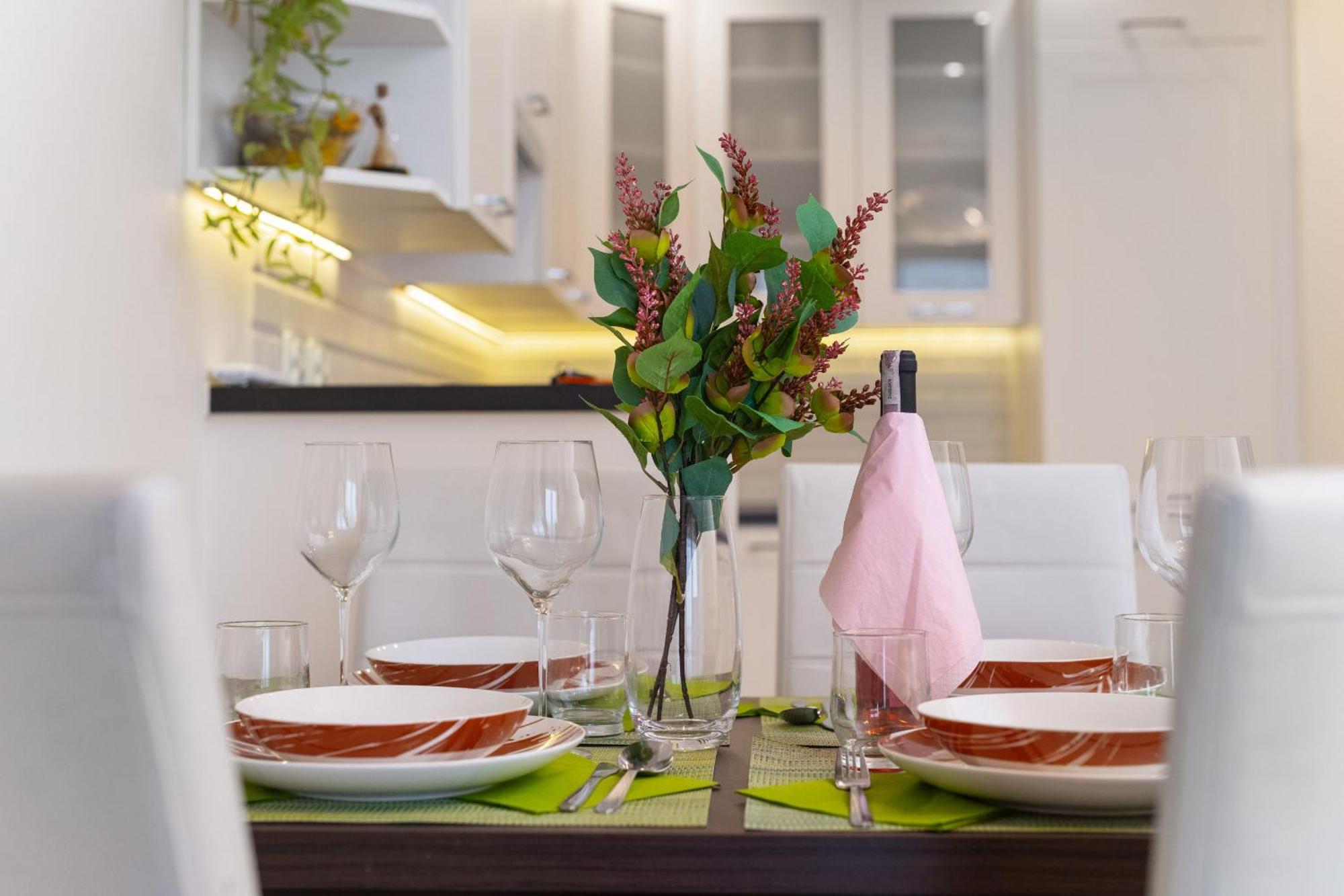 Comfortable Apartment Krakowska Wroclaw With Free Parking By Noclegi Renters Esterno foto